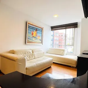 Departamento 3 2 Banos, 2 Tv, Piso Alto, Republica De El Salvador , Quito Ecuador